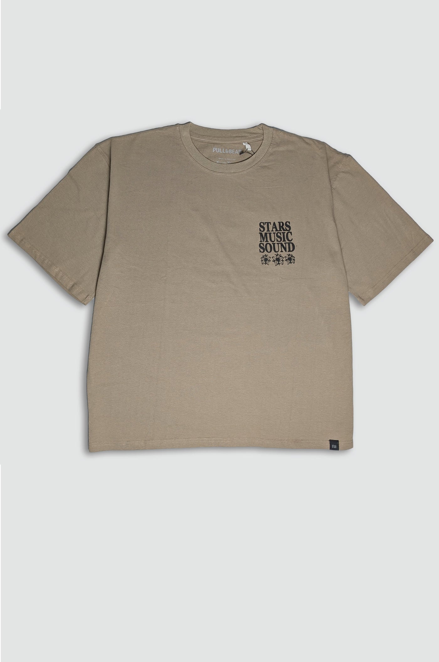 Sand Pull&Bear ‘STARS MUSIC SOUND’ Tee – Effortless Style & Comfort
